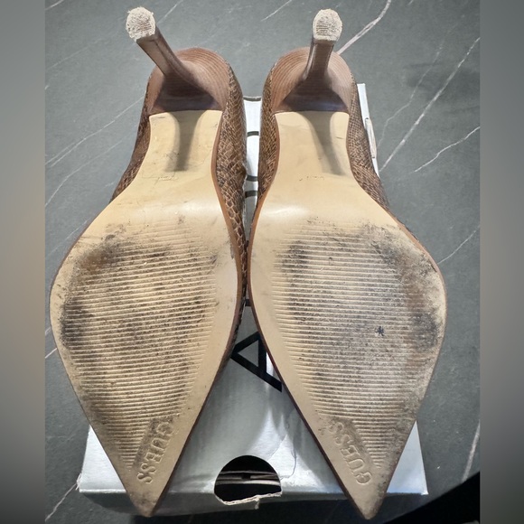 GUESS High heels Pump - Picture 7 of 8